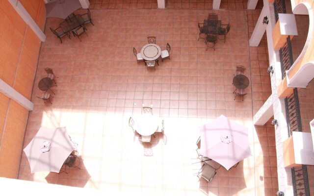 Hotel Genoves