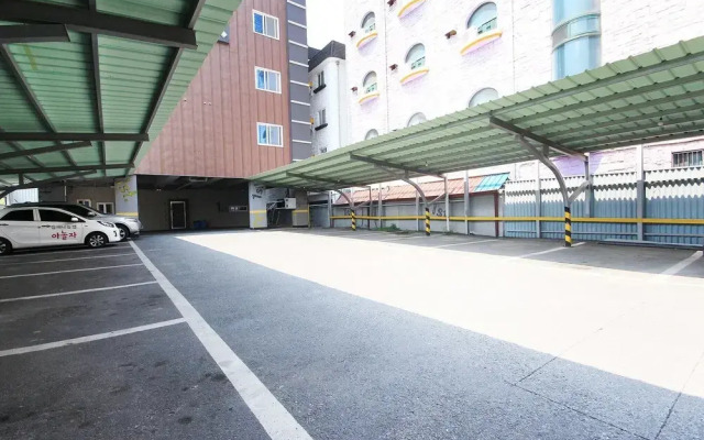 Jeonju Sanjeondong Cheotbeonjjae Hotel