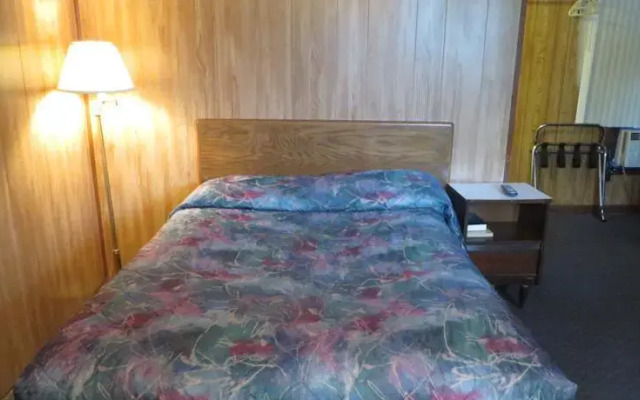Crossroads Motel Rushville