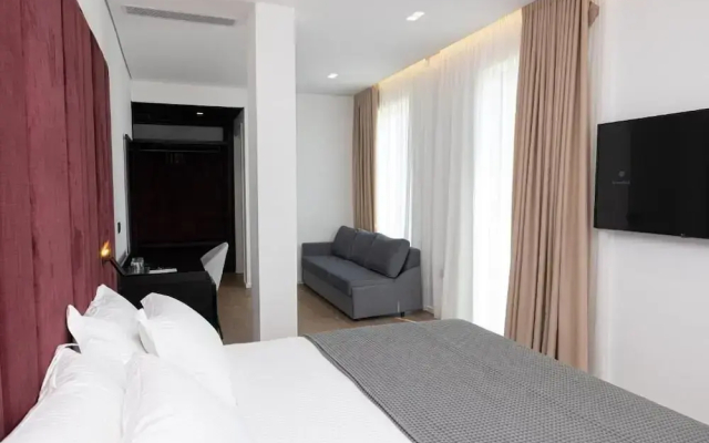 Lans Hotel
