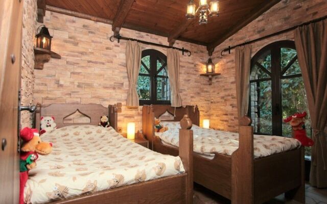 Red Bishop Villa
