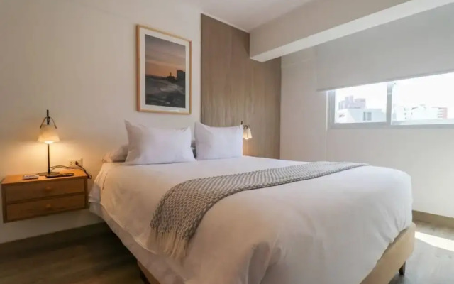 w Amazing 2BR With Balcony in Miraflores