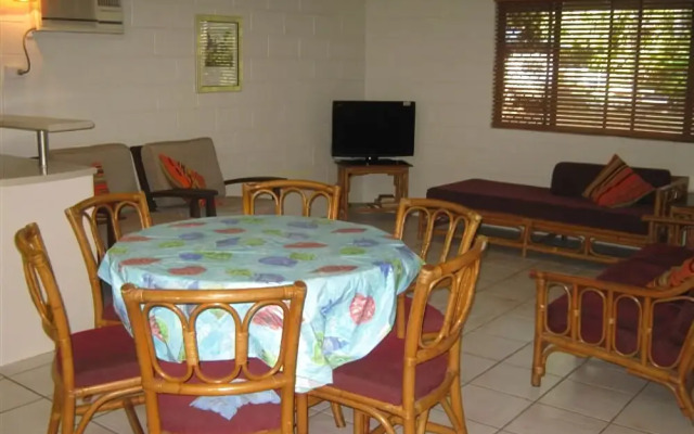 Magnetic Retreat Holiday Units