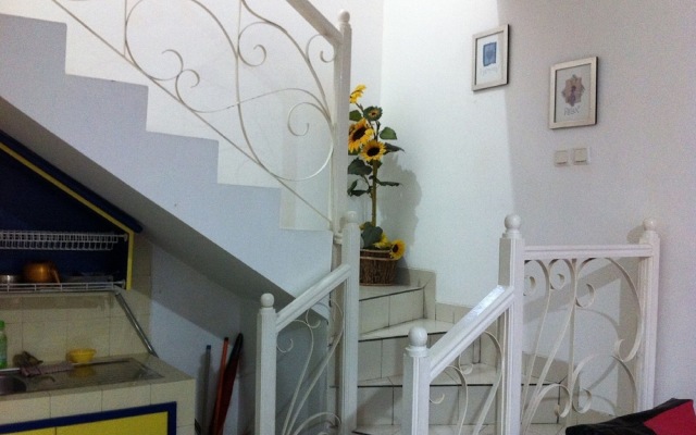 Villa Kota Bunga Dahlia