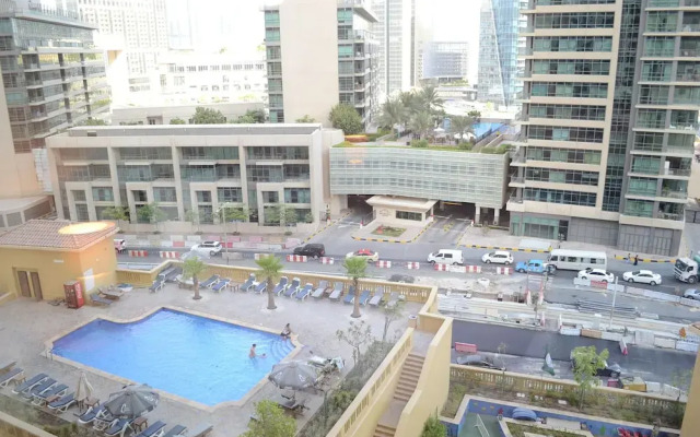 LSE - 1 Bedroom apt with marina view