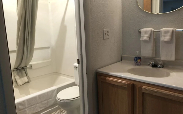 Trails Inn Quadna Mountain Motel