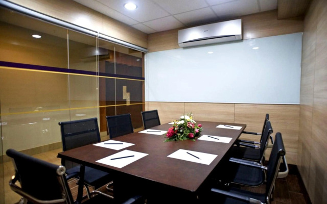 Goldberry Suites & Hotel Mactan