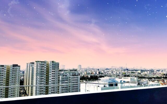 The Triplex Sky Penthouse Hotel