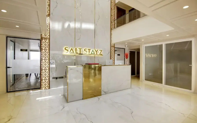 Saltstayz Premier - Near Golf Course Road & Sector 57