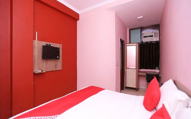 OYO Flagship 14774 Sector 14 Gurgaon