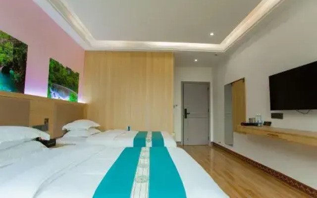 Libo Xiaoqikong Xinjiayuan Inn