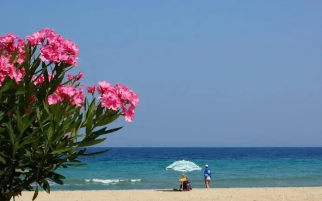 Villa Alinda Beach