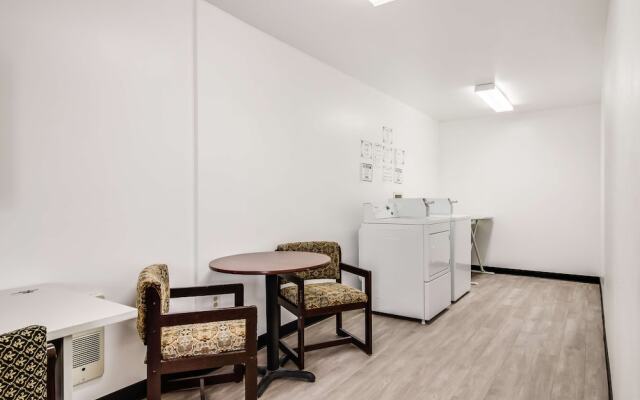 GuestHouse Inn & Suites Montesano