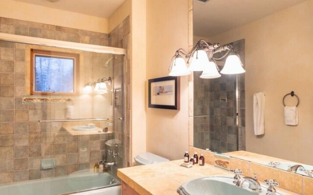 Slopeside Villa by Exceptional Stays