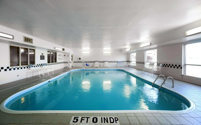 Quality Inn and Suites Springfield Southwest near I-72