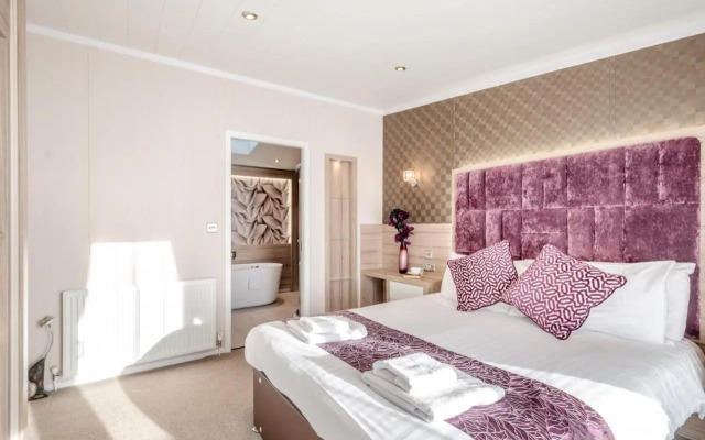 Nunland Hillside Lodges
