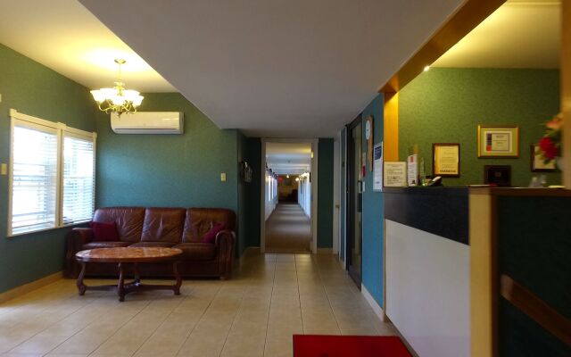 Econo Lodge & Suites Saint John