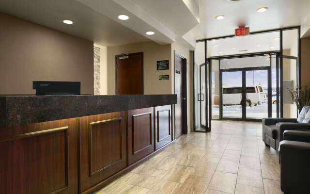 Super 8 by Wyndham Fox Creek