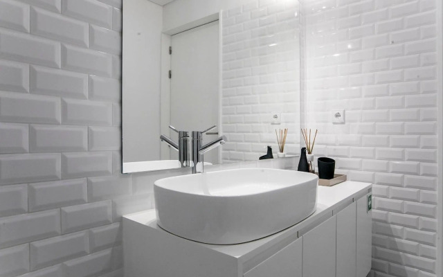 Luminous Premium Loft w/AC & Terrace by LovelyStay