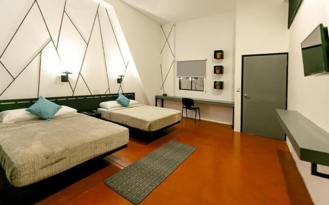 D la Torre Hotel