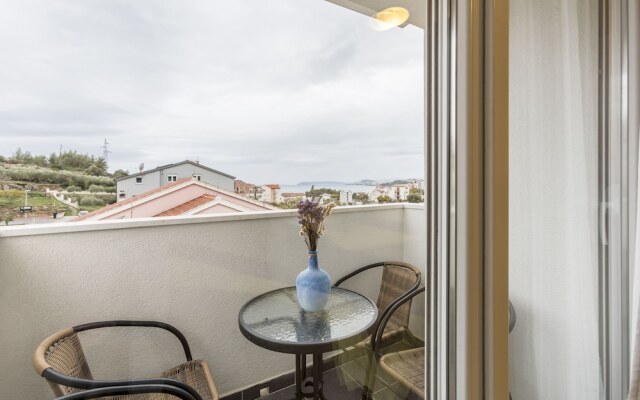 A1 - Spacious apt With the sea View & use of Pool