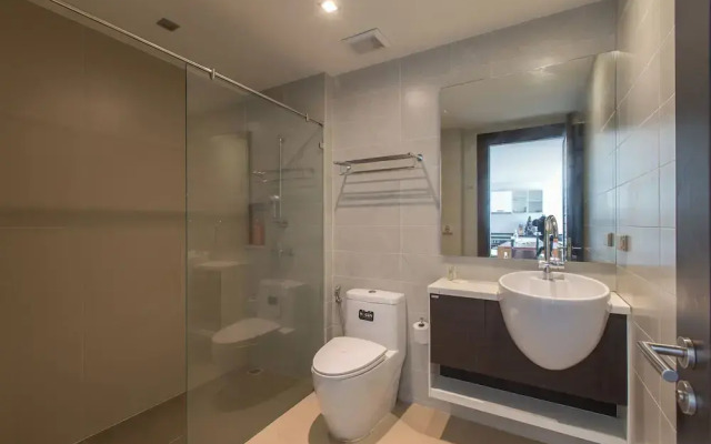 The oh so Sexy Triple Penthouse-rare 3-5br 188m2