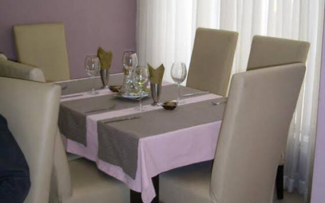 Family Hotel Avramov
