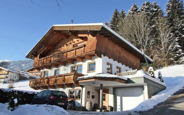 Cozy Couple or Group Chalet in Fgenberg Near Ski Slopes