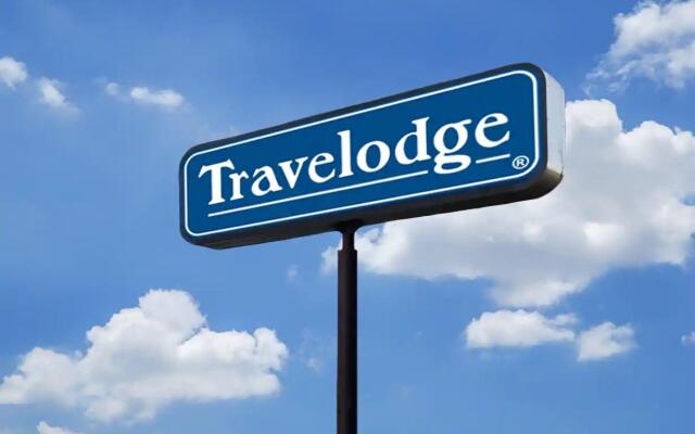 Travelodge by Wyndham Lacombe