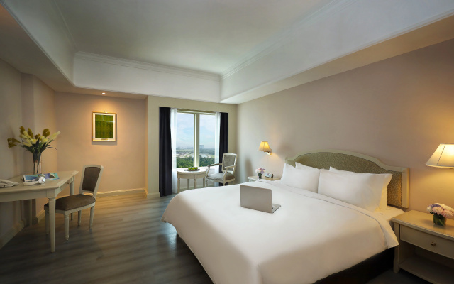 Berjaya Waterfront Hotel - Image 5