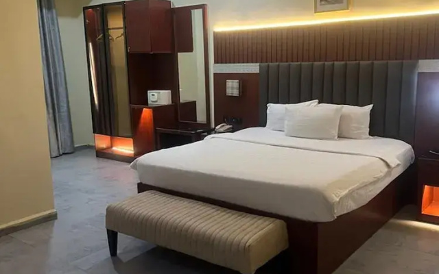 Nippon Grand Hotel and Apartment