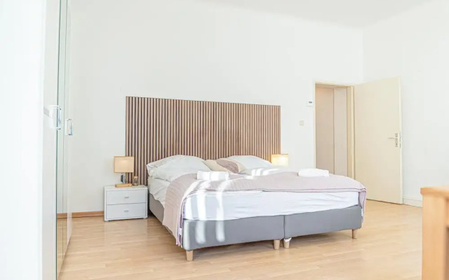 Comfy 2BR Apartment for 5 Guests