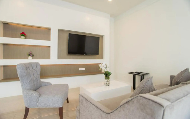 Metropolis Suites Bangkok, Tapestry Collection by Hilton