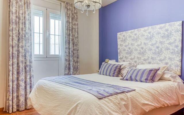 Beautiful Holiday Home in Benamahoma With Fireplace