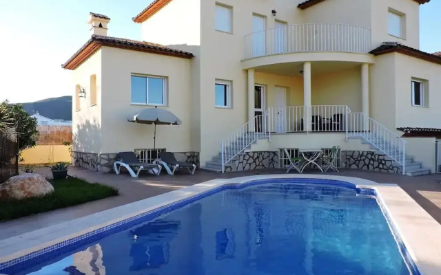 Stunning 3-bed House in Pego