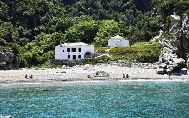 Mylopotamos Beach House