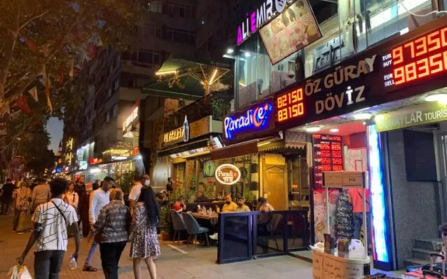 First flr 2bdr Modern New Apt in Center