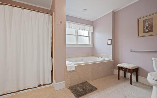 Brook Farm Inn