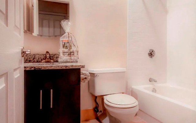 Global Luxury Suites at Back Bay
