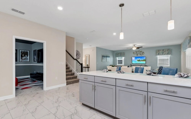 Family Friendly! 6bed 5Ba Villa with Pool