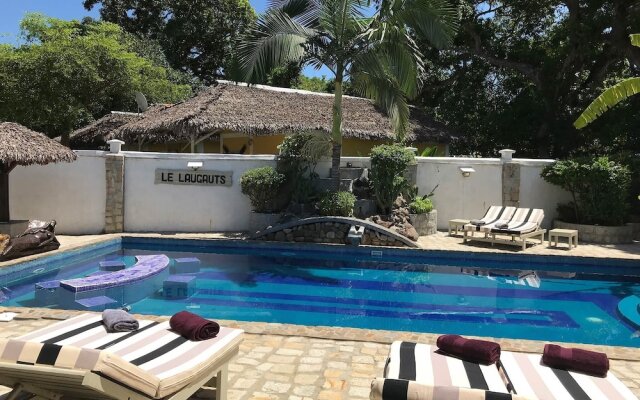 Wonderful Poolside Bungalow Perfect for 2 People