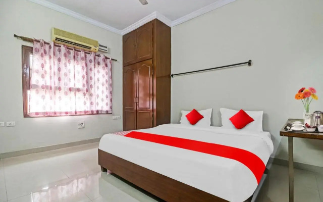 OYO 87614 Altima Suites