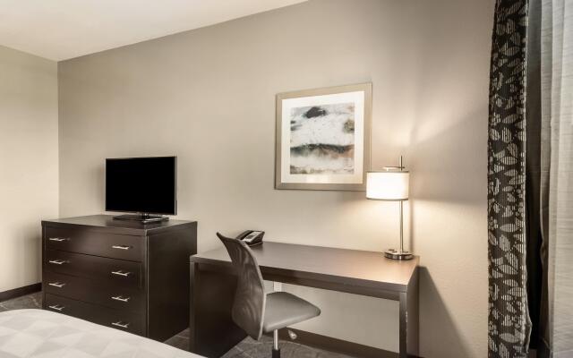 Holiday Inn Hotel & Suites Silicon Valley - Milpitas, an IHG Hotel