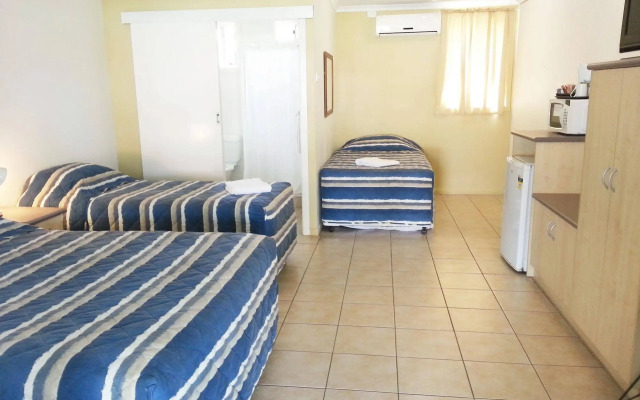 Tropic Coast Motel