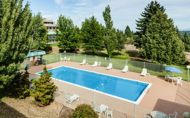 Econo Lodge Inn & Suites Spokane