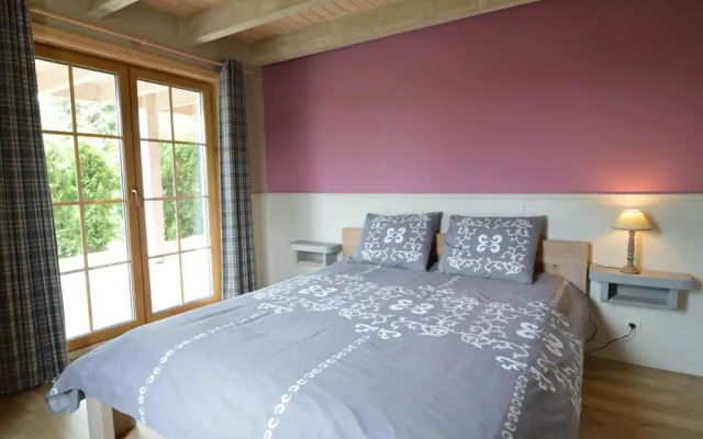 Sumptuous Chalet in Septon with Sauna & Hot Tub