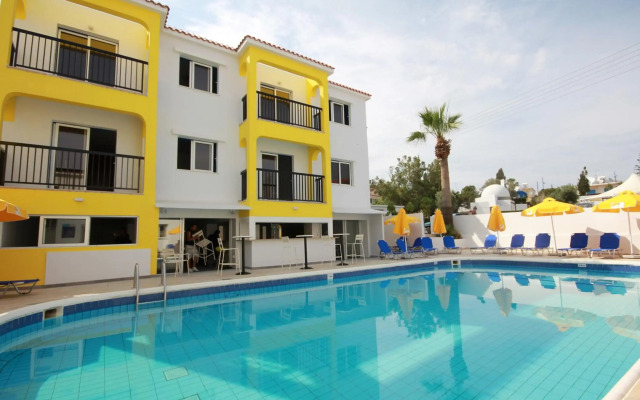 Sea Cleo Napa Hotel & Annex