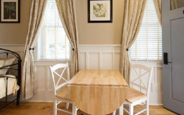 The Palmetto House Inn