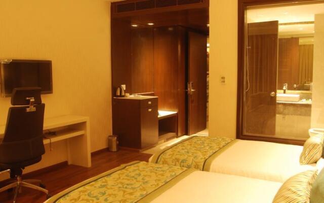 Plutos Hotel
