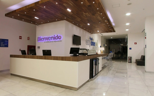 One Villahermosa 2000